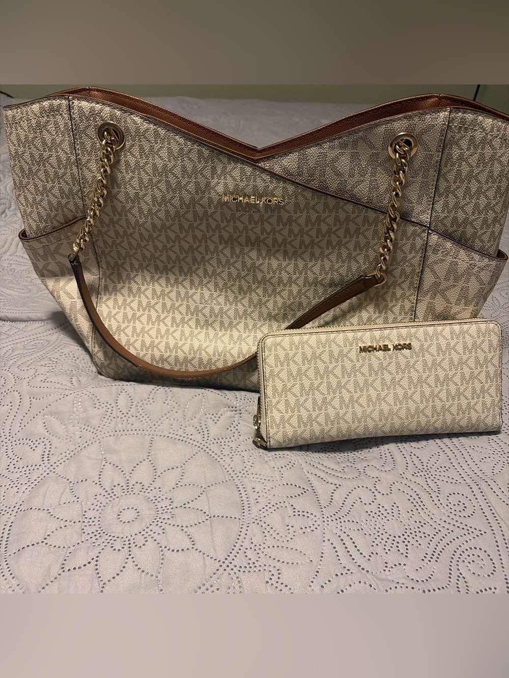Michael Kors Beige Logo Tote with Matching Wallet